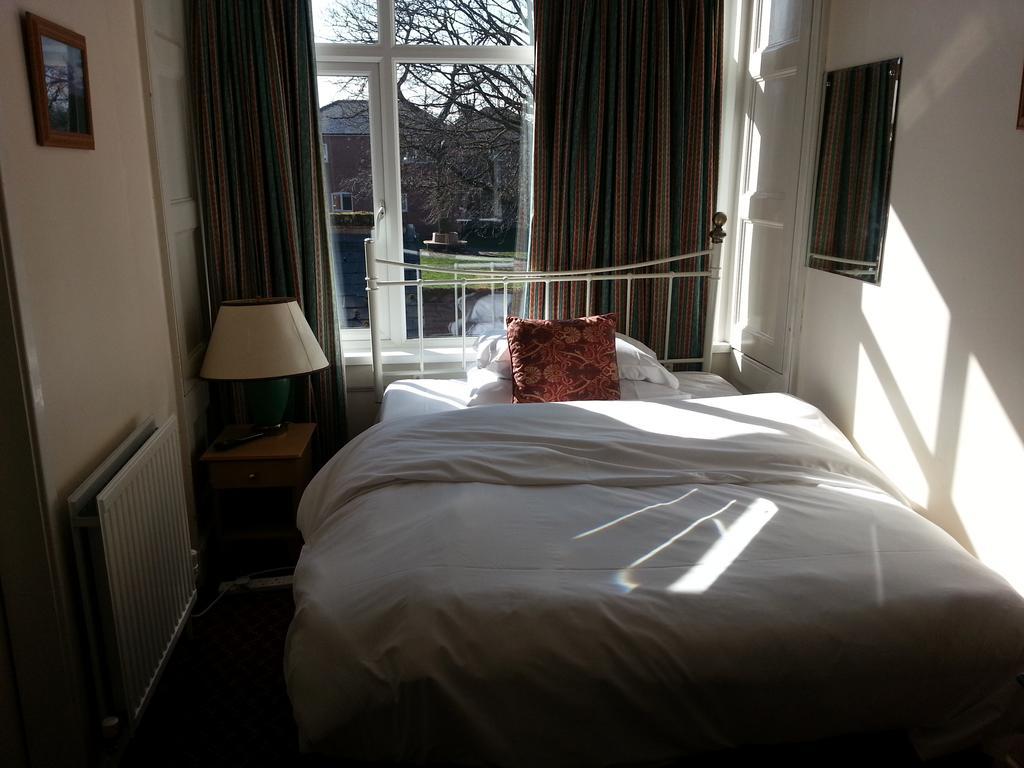 Cadogan Hotel Newmarket  Exteriör bild