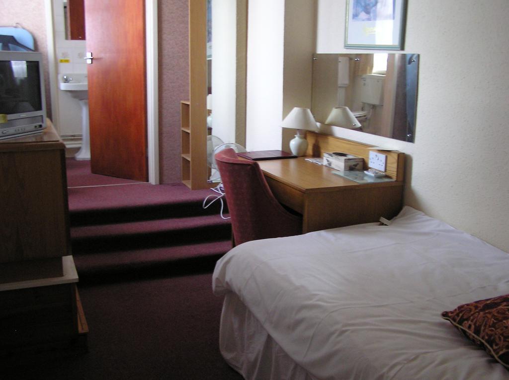 Cadogan Hotel Newmarket  Exteriör bild