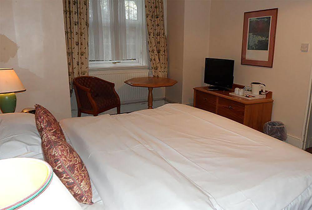 Cadogan Hotel Newmarket  Exteriör bild